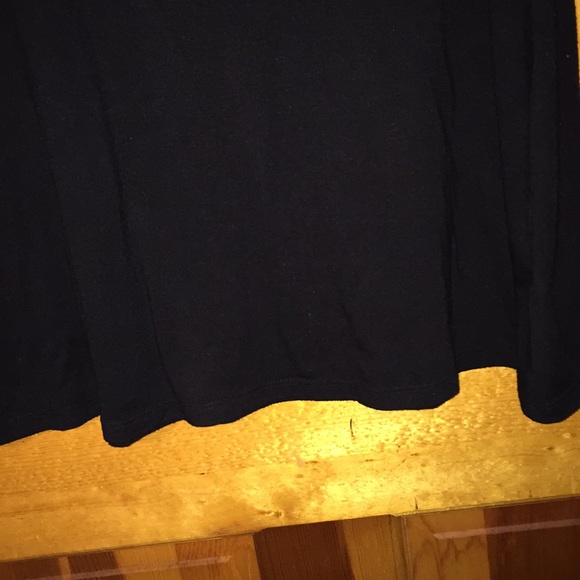 Simple black skirt - Picture 3 of 4